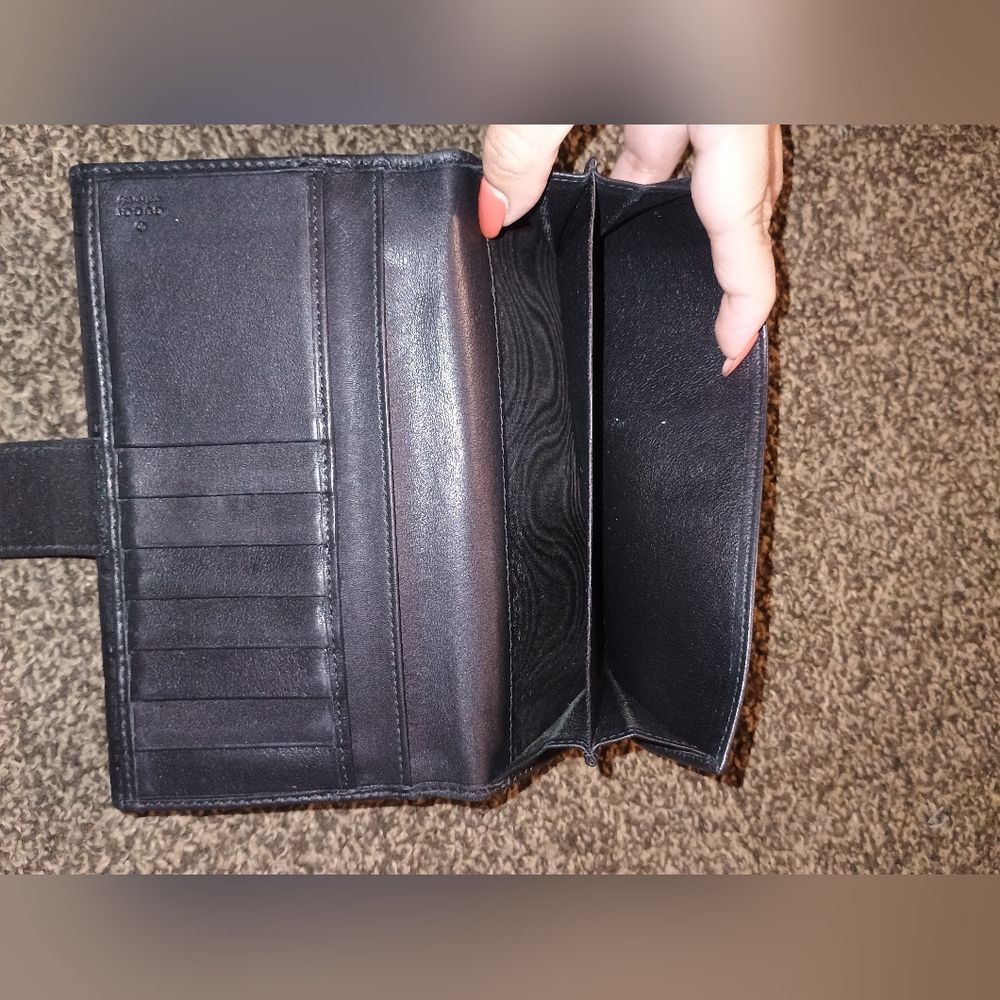 Gucci Black Leather Wallet with Embossed Logo - Picture 5 of 14